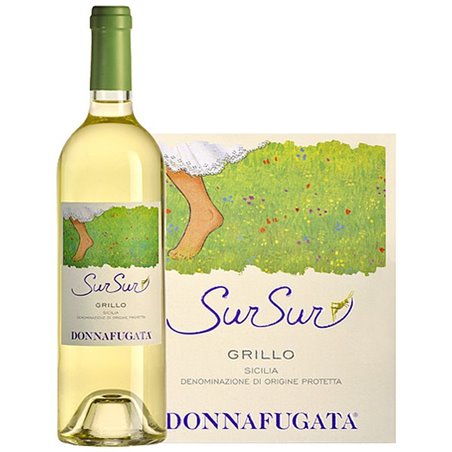 Gift Box -   Elegant  wooden  box  with  precious  Sommelier  accessories and Sicily and the wines of Donnafugata