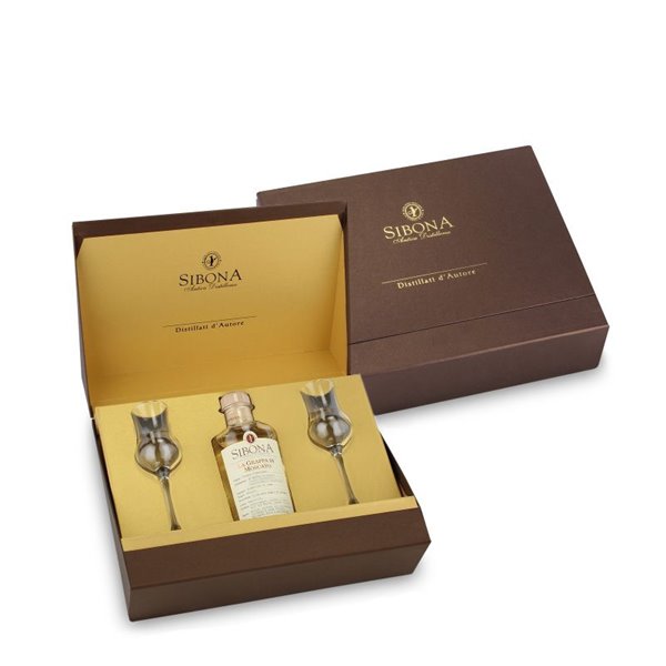 Distilleria Sibona - Gift Set Galleria Sibona (1x50cl) Grappa di Barbaresco with 2 glasses Distilleria Sibona - Gift Set Galleria Sibona (1x50cl) Grappa di Barbaresco with 2 glasses