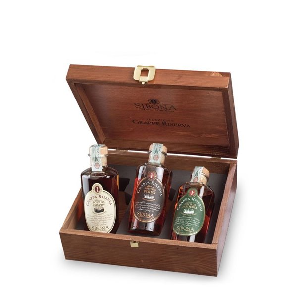 Distilleria Sibona - Cofanetto Grappe Riserva Botti da Porto, da Sherry, da Madeira (3x50cl) Distilleria Sibona - Cofanetto Grappe Riserva Botti da Porto, da Sherry, da Madeira (3x50cl)