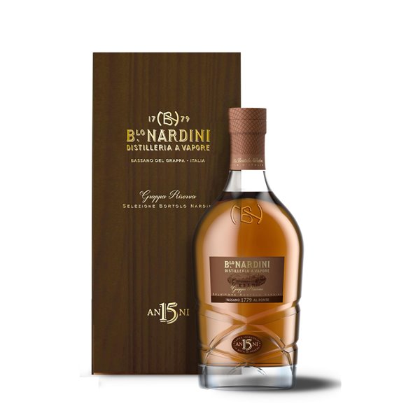 Nardini Grappa Riserva 15 Jahre 45° Holzkiste Nardini Grappa Riserva 15 Jahre 45° Holzkiste
