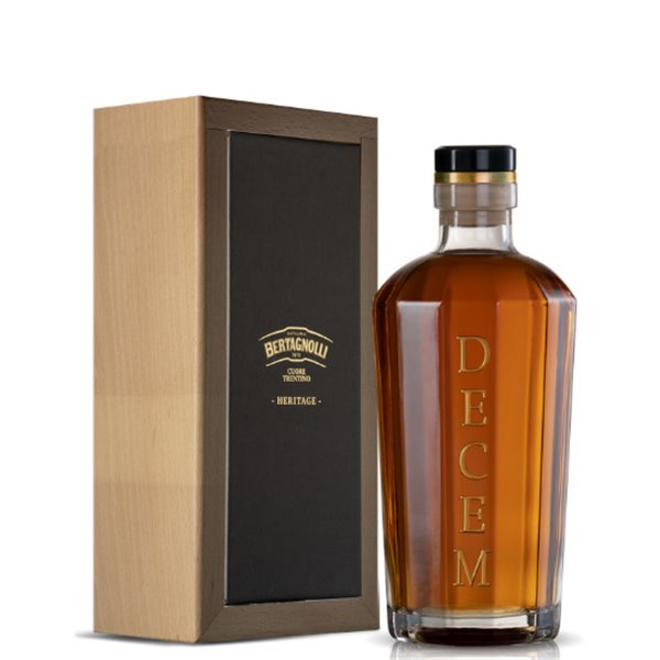 Bertagnolli - Grappa DECEM 10 anni in barrique 44% Vol. - 0.70 Lt Bertagnolli - Grappa DECEM 10 anni in barrique 44% Vol. - 0.70 Lt